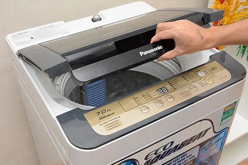 Máy giặt Panasonic chưa được đóng nắp kín nhưng đã thiết lập chế độ vận hành, máy sẽ đưa ra cảnh báo bằng mã lỗi U12