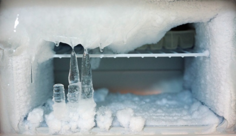 Tủ lạnh Panasonic bị đóng tuyết ảnh hưởng đến hiệu quả sử dụng